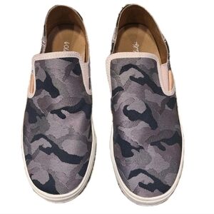 OLUKAI Pehuea Pa’i Women’s Size 9/EU 39 Soft Pink/Ke Au Camo Convertible Slip-On